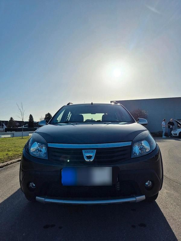 Gebraucht Dacia Sandero Stepway 85 PS (62 kW) 2012 Grau Limousine