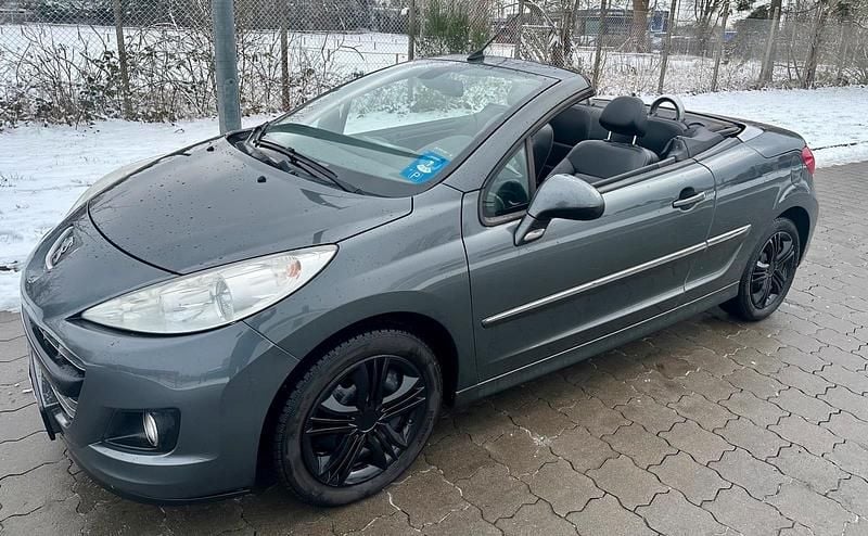 Gebraucht Peugeot 207 CC 120 PS (88 kW) 2012 Grau Cabrio