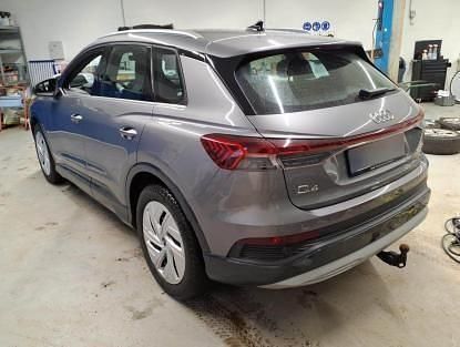 Gebraucht Audi Q4 e-tron Advanced 150 kW (204 PS) 2023 Taifungrau metallic SUV