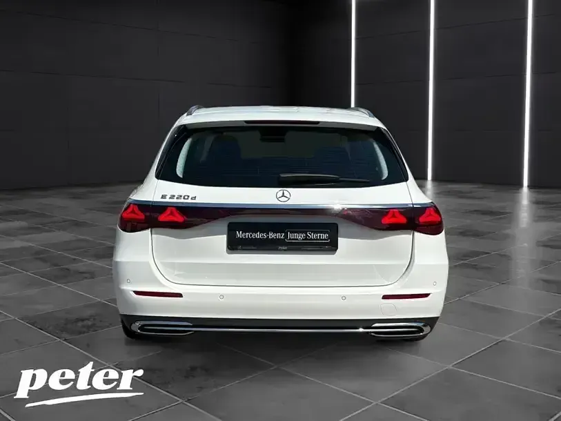 Gebraucht Mercedes E220 Avantgarde 197 PS (144 kW) 2025 Unilack polarweiß Kombi