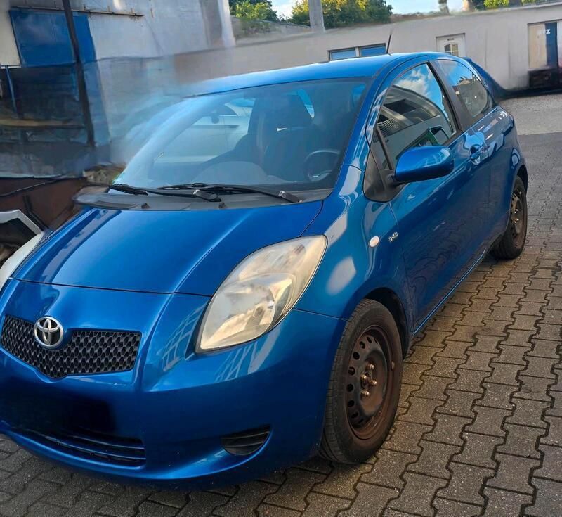 Blau Gebraucht 2006 Toyota Yaris Kleinwagen | 1.300 € (Guter Preis) - Bild 1/4