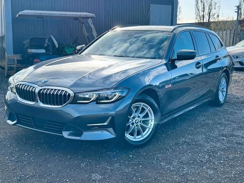 Gebraucht BMW 320 190 PS (139 kW) 2022 Grau Kombi