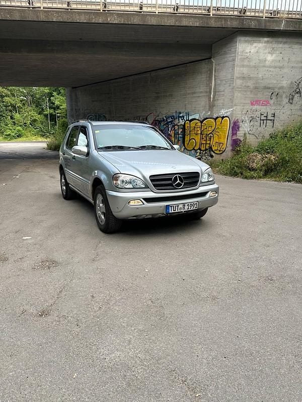 Gebraucht Mercedes ML270 200 PS (147 kW) 2004 Grau SUV