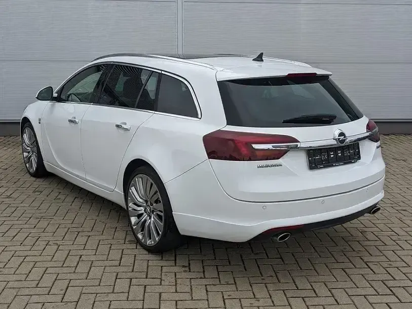 Gebraucht Opel Insignia Innovation 194 PS (142 kW) 2015 Weiß Kombi