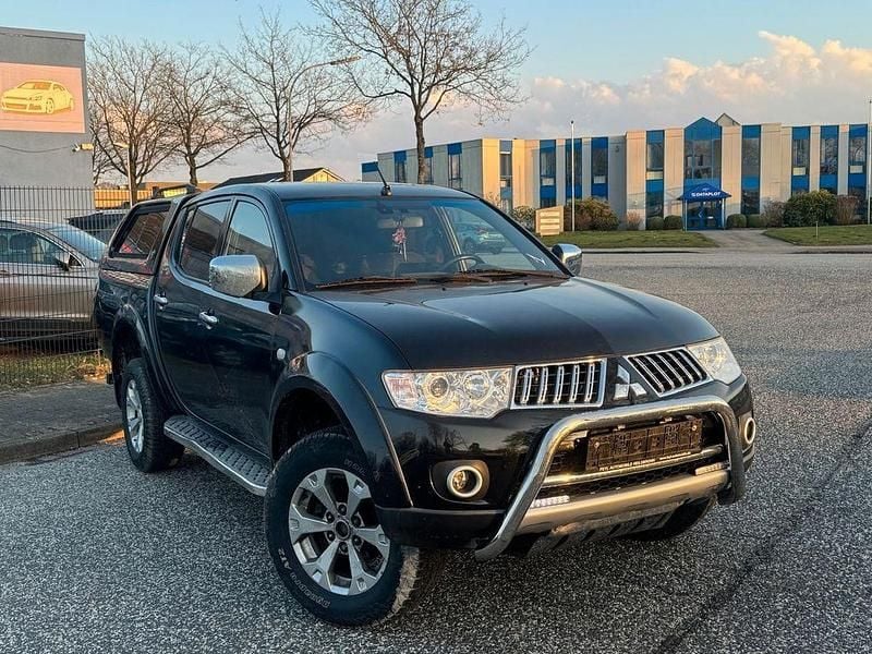 Gebraucht Mitsubishi L200 Intense 178 PS (130 kW) 2011 Schwarz Pickup