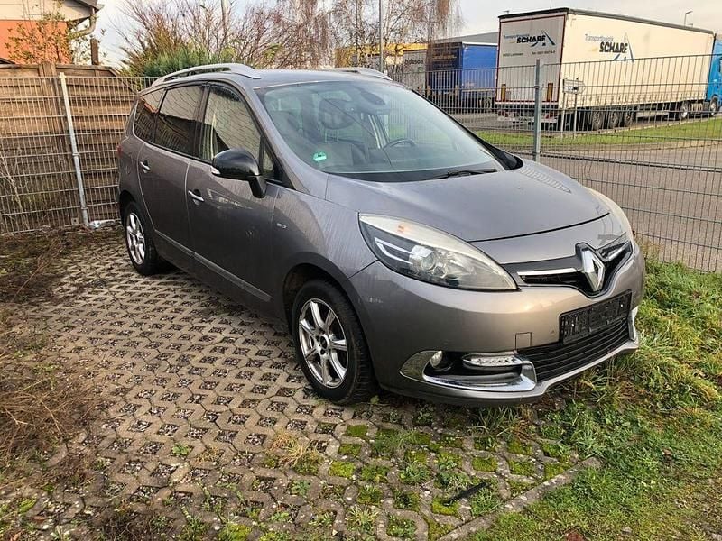 Grau Gebraucht 2015 Renault Scénic III Bose Edition Van / Kleinbus | 3.750 € (Superpreis) - Bild 1/4