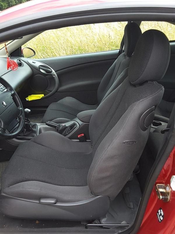 Second-hand Ford Cougar 131 CP (96 kW) 1999 Roșu Coupe