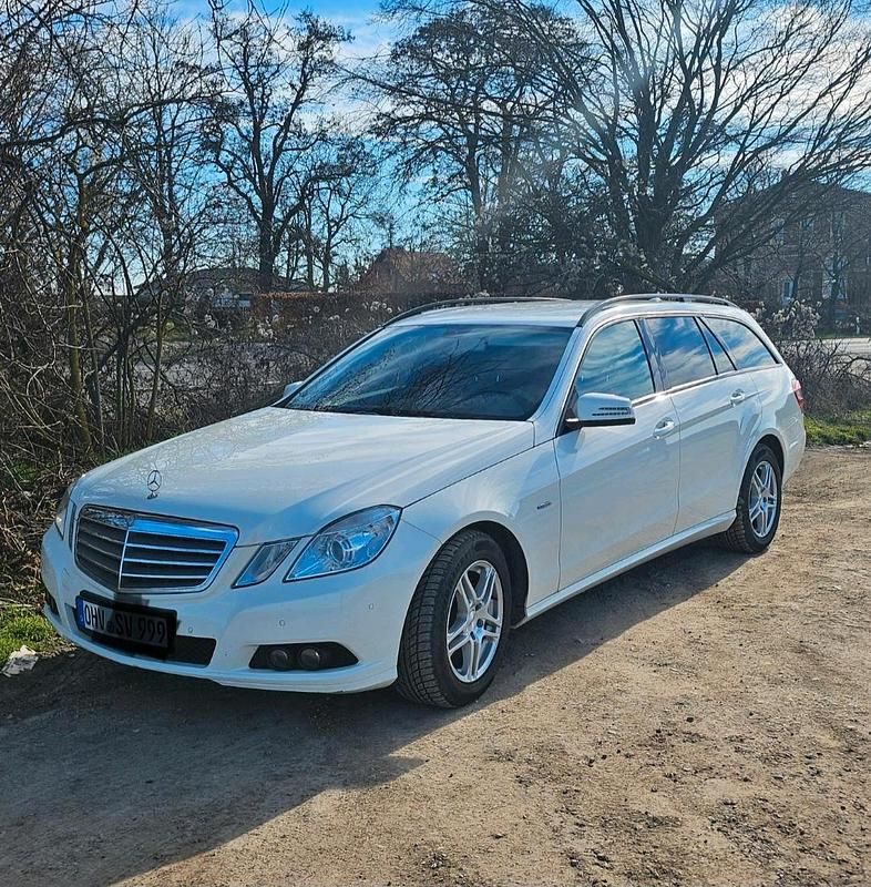Gebraucht Mercedes E220 170 PS (125 kW) 2010 Weiß Kombi