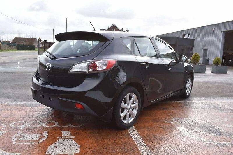 Second-hand Mazda 3 105 CP (77 kW) 2011 Negru Berlinǎ