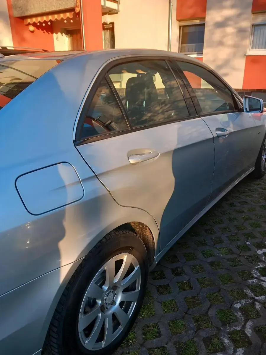 Gebraucht Mercedes E220 170 PS (125 kW) 2010 Silber Limousine