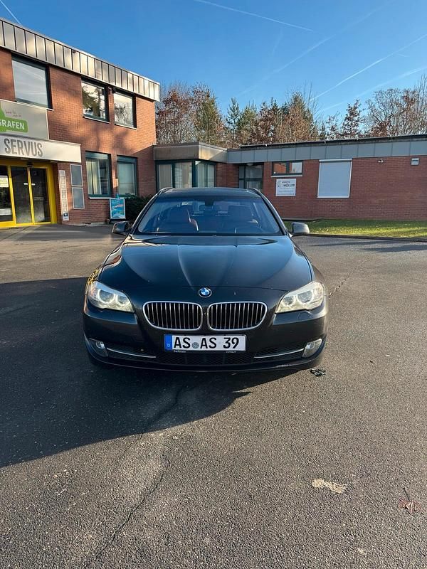 Gebraucht BMW 525 218 PS (160 kW) 2012 Schwarz Kombi