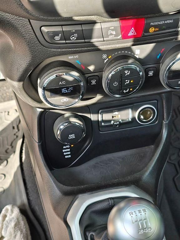 Gebraucht Jeep Renegade Limited 140 PS (102 kW) 2016 Gelb SUV