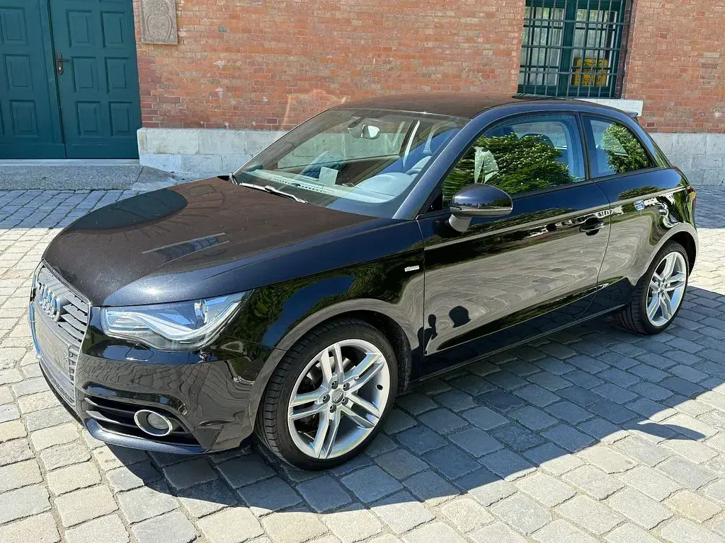 Second-hand Audi A1 S-Line 122 CP (89 kW) 2013 Negru Hatchback