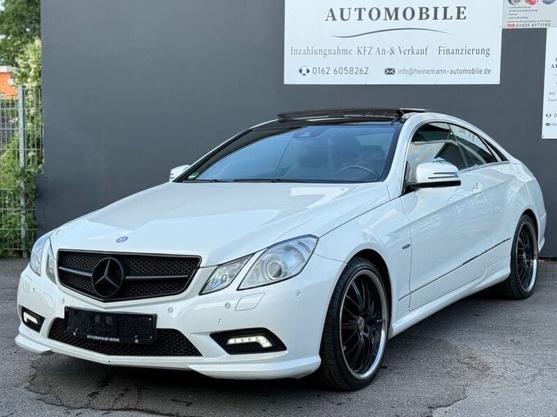 Weiß Gebraucht 2011 Mercedes E250 AMG line Coupé | 8.500 € (Guter Preis) - Bild 1/4