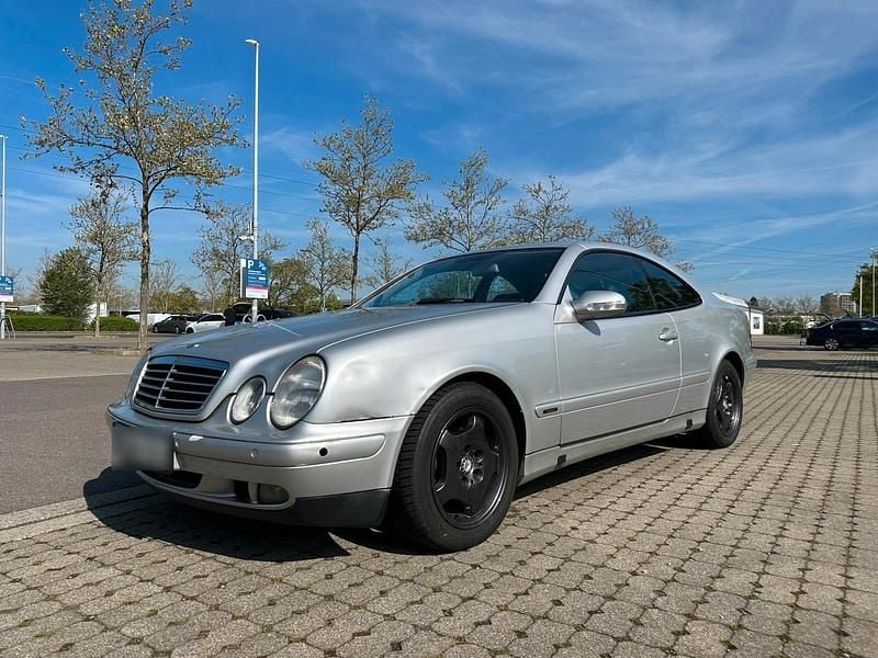 Gebraucht Mercedes CLK230 197 PS (144 kW) 2002 Grau Coupé