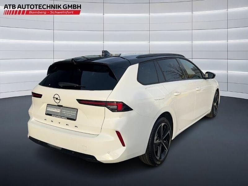 Neu Opel Astra 131 PS (96 kW) 2025 Weiss Kombi