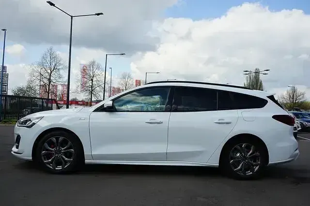 Usata Ford Focus ST-Line 125 CV (91 kW) 2023 Bianco Berlina