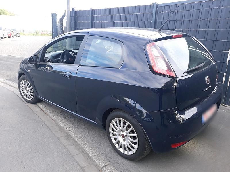 Blau Gebraucht 2013 Fiat Punto Street Kleinwagen | 2.999 € - Bild 1/4