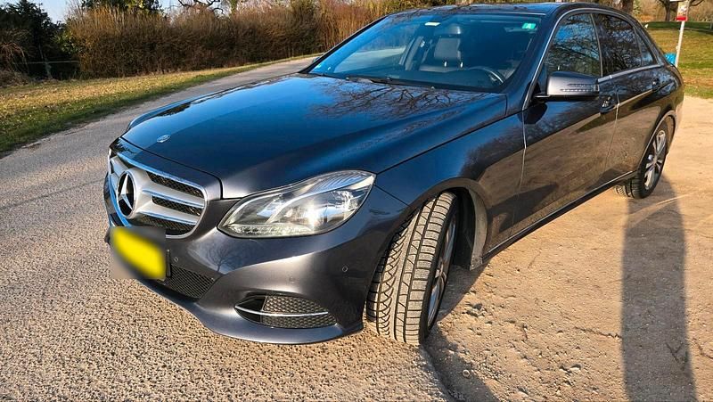 Gebraucht Mercedes E220 Avantgarde 170 PS (125 kW) 2014 Grau Limousine