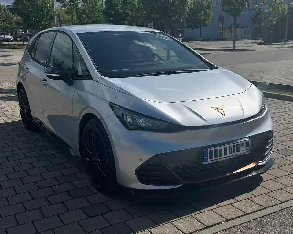 Gebraucht Cupra Born 169 kW (231 PS) 2025 Silber Kleinwagen