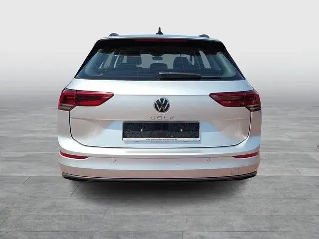 Gebraucht VW Golf VIII Life 116 PS (85 kW) 2024 Silber Kombi