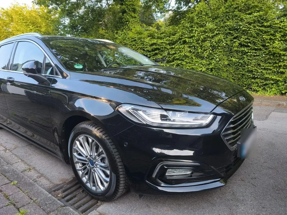 Gebraucht Ford Mondeo Titanium 140 PS (102 kW) 2022 Schwarz Limousine