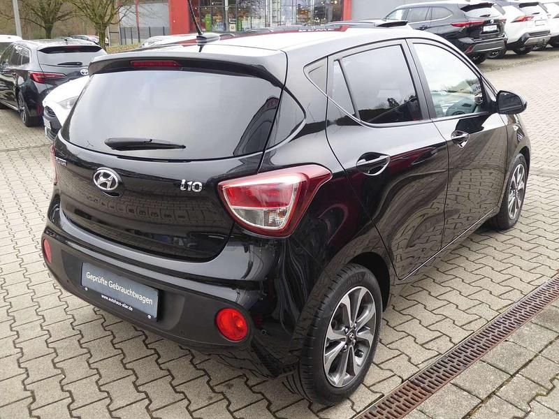 Gebraucht Hyundai i10 YES! 87 PS (63 kW) 2017 Schwarz Kleinwagen
