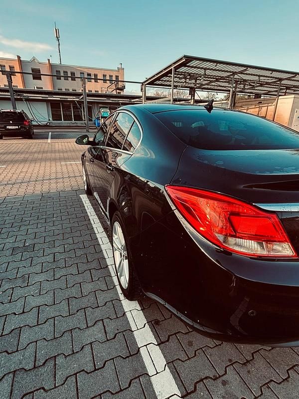 Gebraucht Opel Insignia 170 PS (125 kW) 2012 Silber Limousine