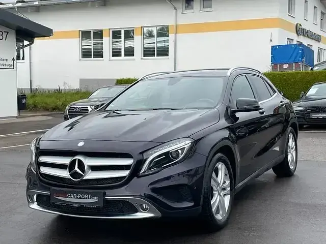 Gebraucht Mercedes GLA250 Urban 211 PS (155 kW) 2015 Violet SUV