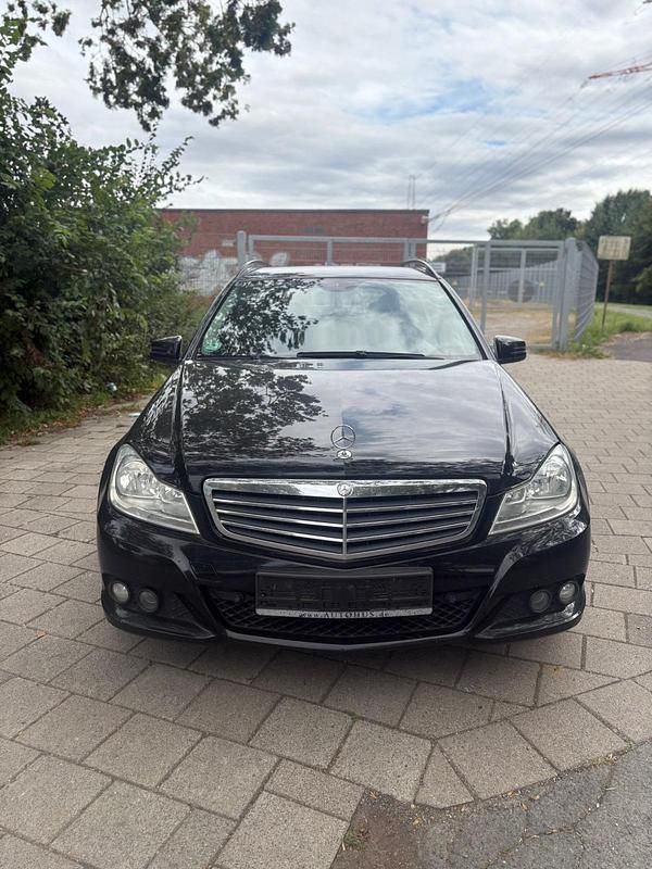 Schwarz Gebraucht 2012 Mercedes C180 Kombi | 3.800 € (Superpreis) - Bild 1/4