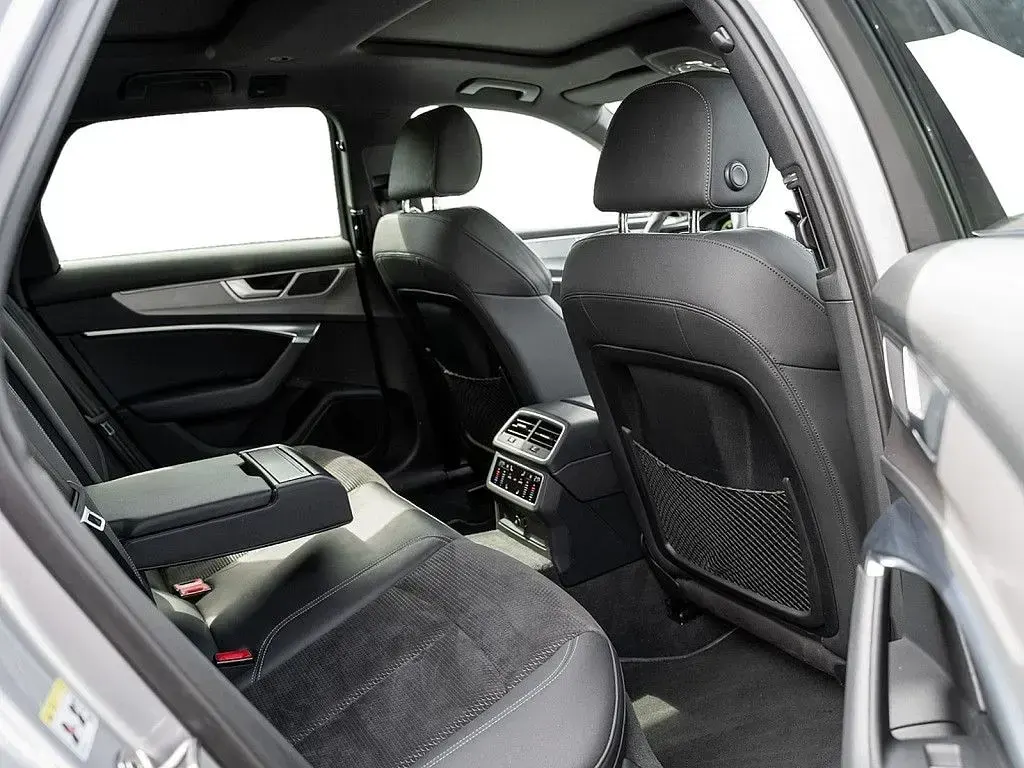 Gebraucht Audi A6 Sport 367 PS (269 kW) 2021 Florettsilber Kombi