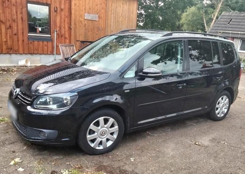 Gebraucht VW Touran Match 105 PS (77 kW) 2013 Schwarz Van / Kleinbus