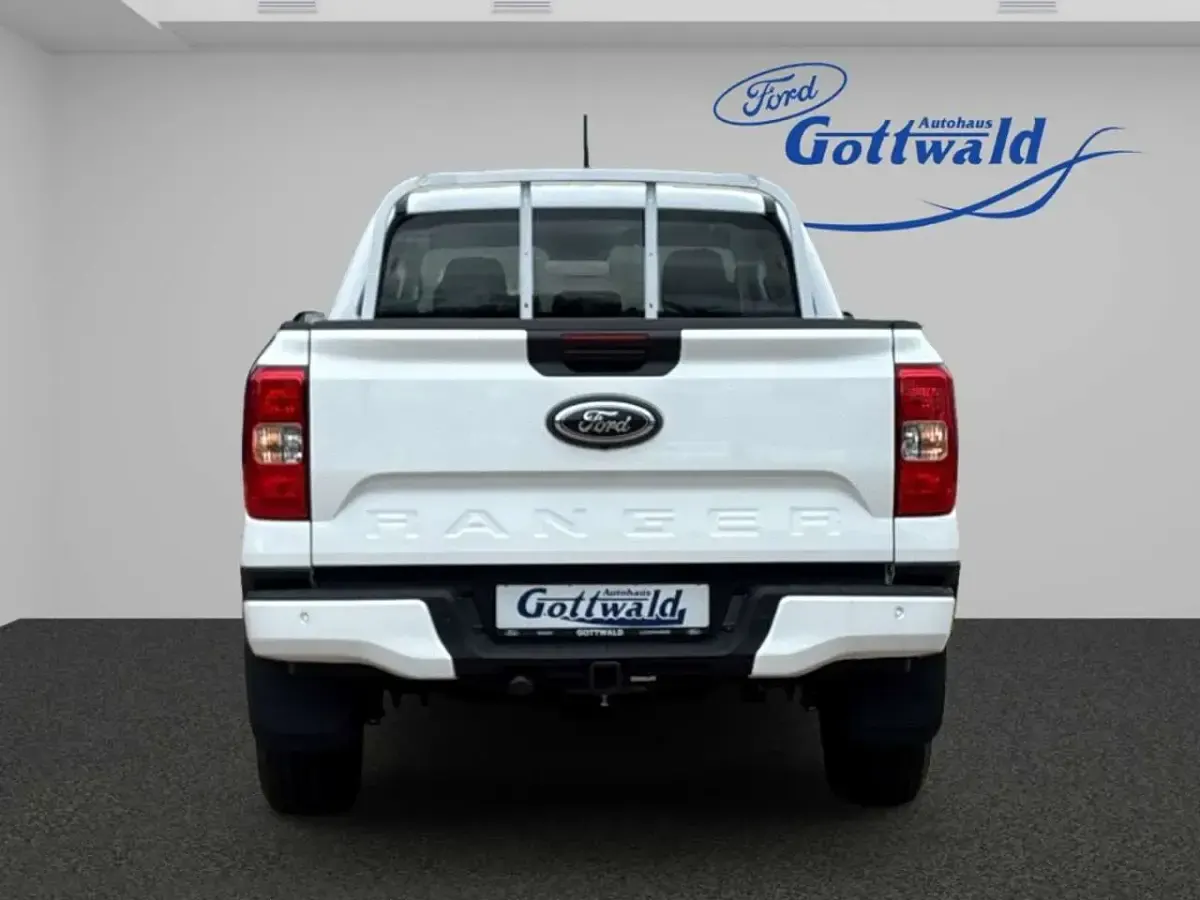 Nowe Ford Ranger XLT 170 KM (125 kW) 2026 Biały Pickup