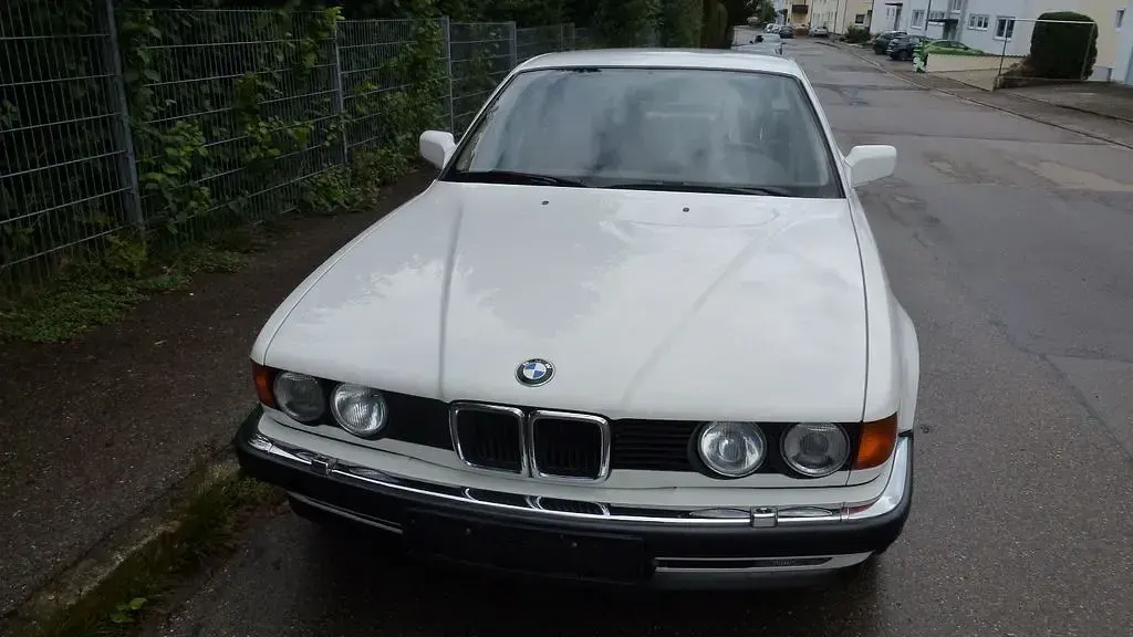 Gebraucht BMW 730 188 PS (138 kW) 1989 Weiß Limousine