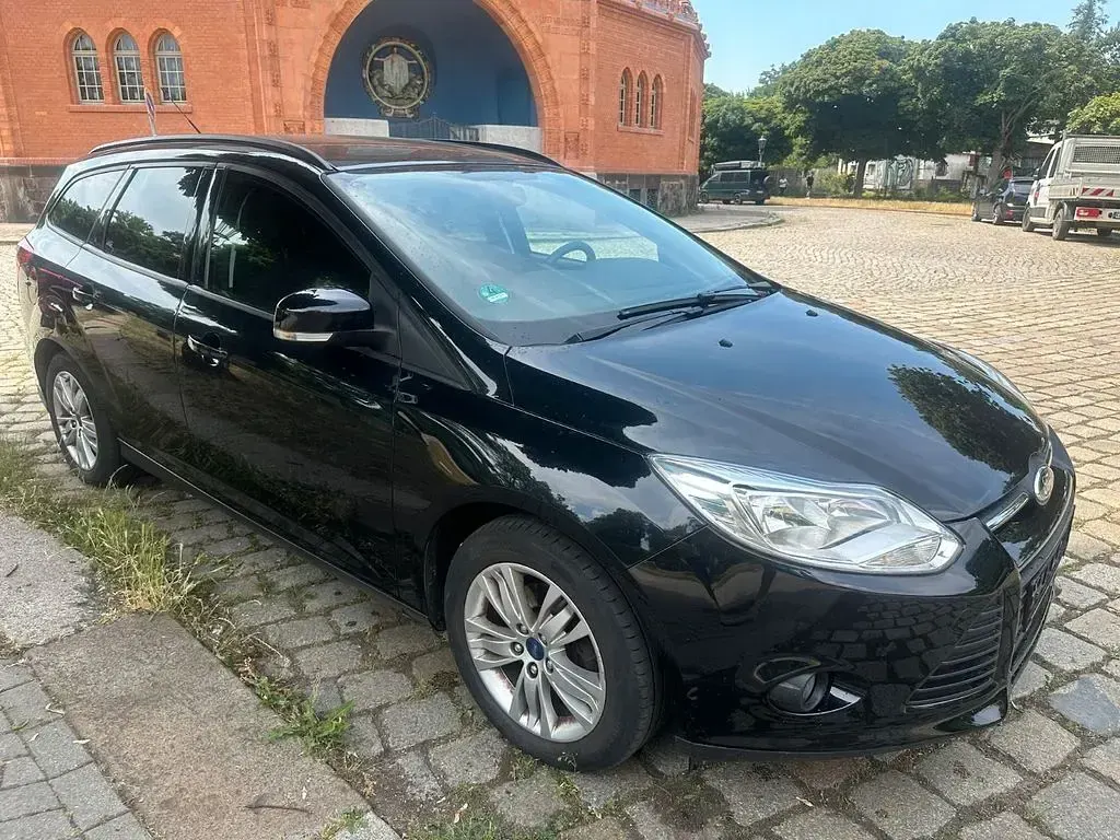 Gebraucht Ford Focus Trend 125 PS (91 kW) 2013 Limousine