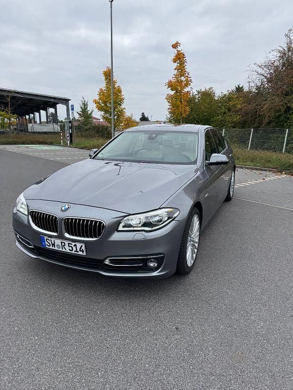 Grau Gebraucht 2013 BMW 520 Luxury Line Limousine | 14.800 € (Fairer Preis) - Bild 1/4
