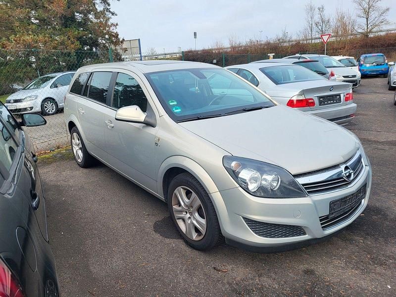 Gebraucht Opel Astra Edition 90 PS (66 kW) 2010 Grau Kombi