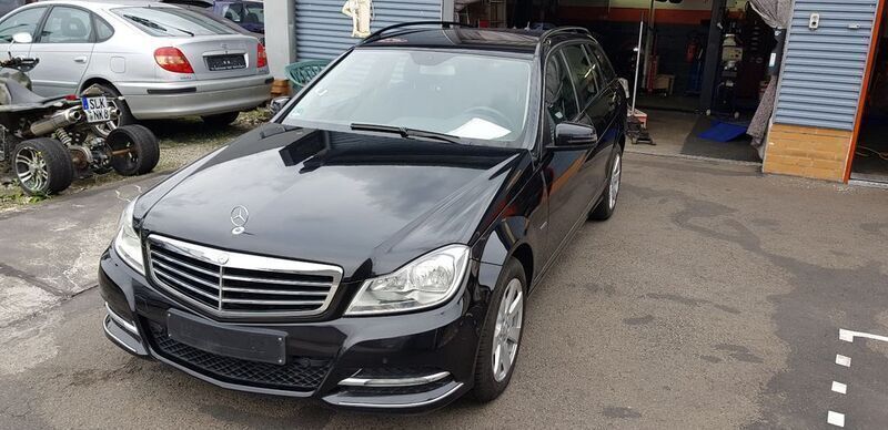 Gebraucht Mercedes C180 Elegance 120 PS (88 kW) 2012 Schwarz Kombi