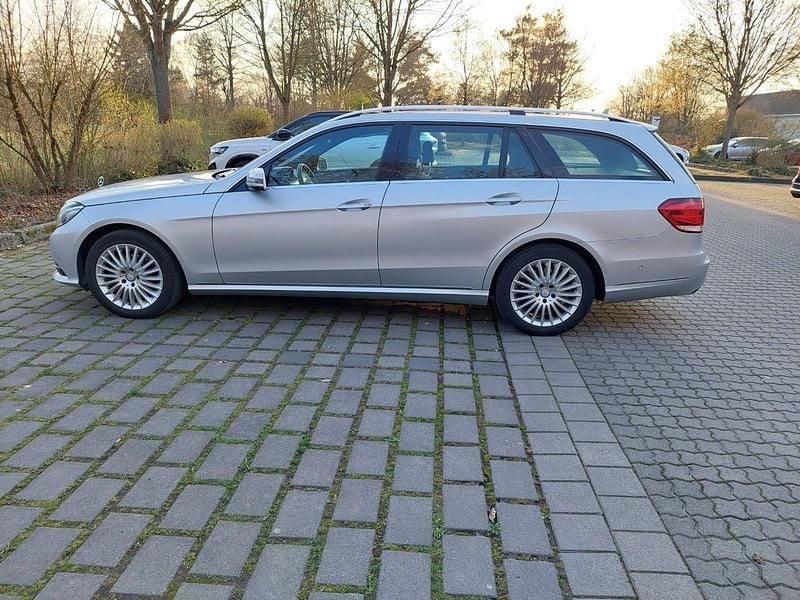 Gebraucht Mercedes E200 Elegance 136 PS (100 kW) 2016 Silber Kombi