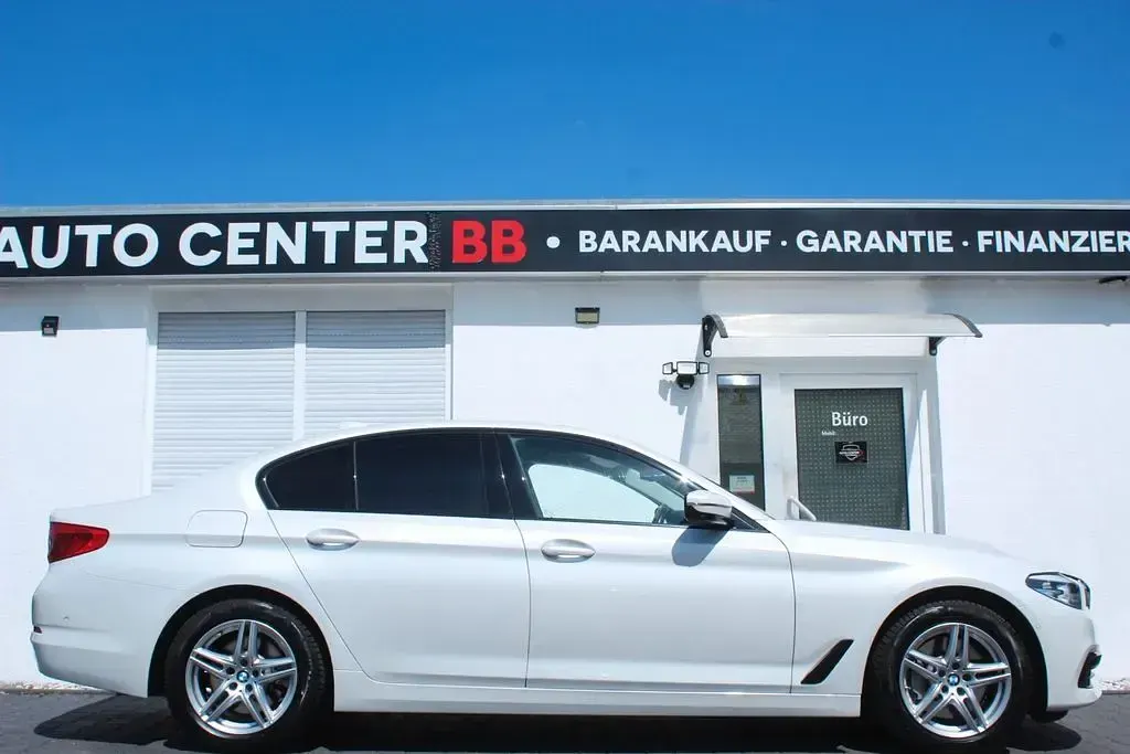 Gebraucht BMW 530e Sport Line 184 PS (135 kW) 2020 Weiß Limousine