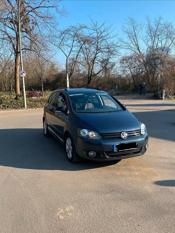 Gebraucht VW Golf VII Match 105 PS (77 kW) 2012 Blau Limousine