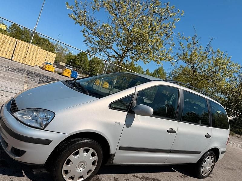 Second-hand Ford Galaxy 131 CP (96 kW) 2004 Argintiu Monovolum
