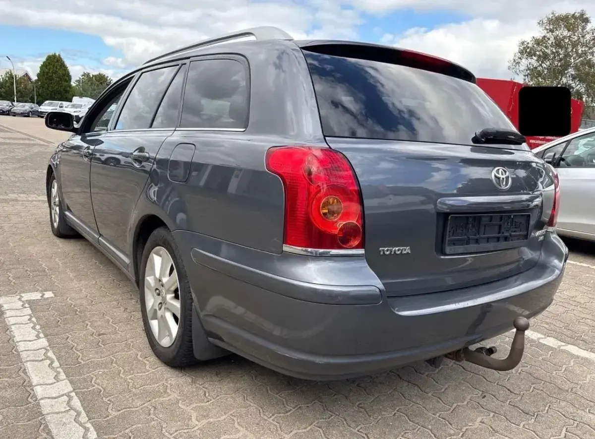 Gebraucht Toyota Avensis Executive 177 PS (130 kW) 2005 Dark grey mica metallic Kombi