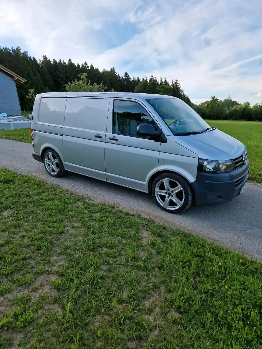 Gebraucht VW Transporter 102 PS (75 kW) 2012 Silber Van