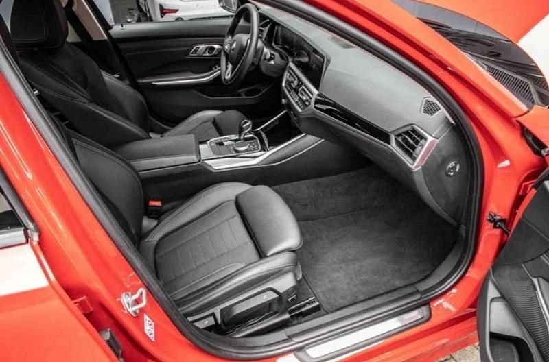 Rot Gebraucht 2020 BMW 320 Sport Line Limousine | 26.500 € (Fairer Preis) - Bild 1/4