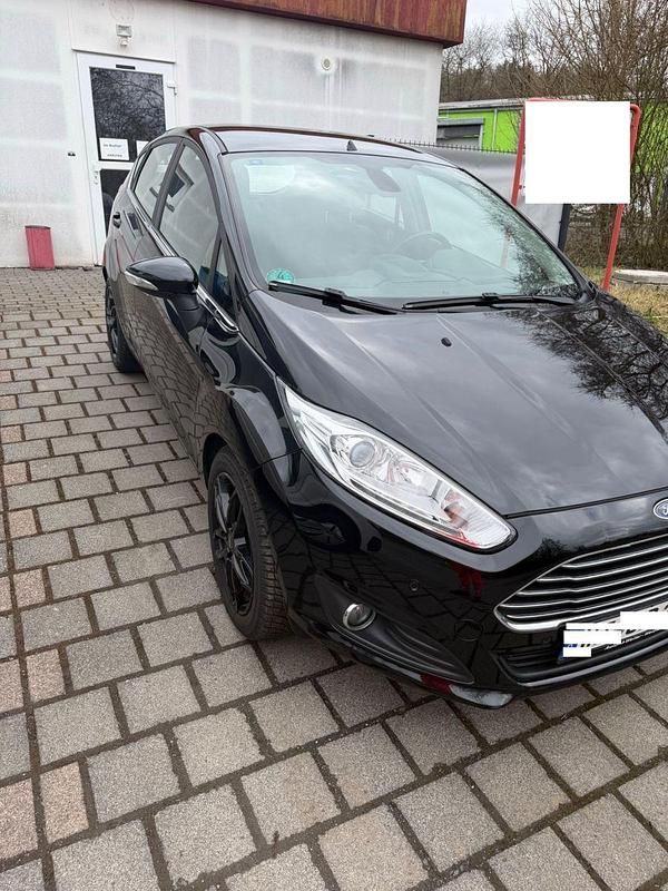Gebraucht Ford Fiesta Titanium 101 PS (74 kW) 2013 Schwarz Kleinwagen