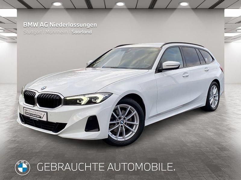 Weiß Gebraucht 2022 BMW 320 Sport Line Kombi | 30.990 € (Teuer) - Bild 1/4