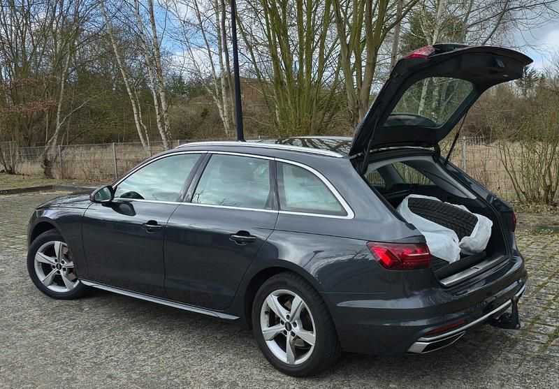 Gebraucht Audi A4 Advanced Plus 204 PS (150 kW) 2022 Grau Kombi