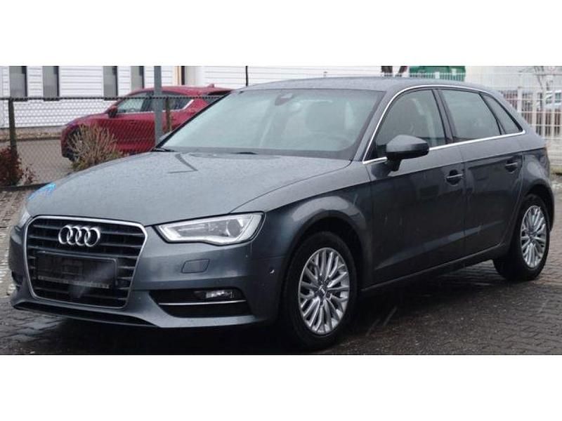 Gebraucht Audi A3 Ambiente 150 PS (110 kW) 2015 Grau Limousine