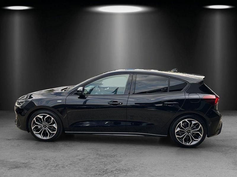 Gebraucht Ford Focus ST-Line X 116 PS (85 kW) 2026 Agate black Limousine